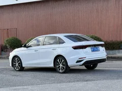 2022 Geely Emgrand 4th Gen 1.5L CVT Premium, белый — фото 2