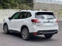 2022 Subaru Forester 2.0i AWD Luxury, белый — фото 7