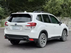 2022 Subaru Forester 2.0i AWD Luxury, белый — фото 8