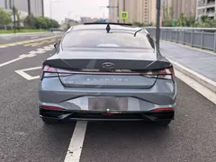 2022 Hyundai Elantra 1.5L CVT LUX Premium — фото 6