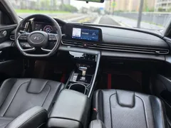 2022 Hyundai Elantra 1.5L CVT LUX Premium — фото 9