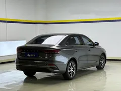 2022 Geely Emgrand 4th Gen 1.5L CVT Premium — фото 3
