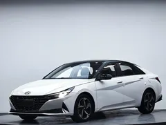 2022 Hyundai Elantra 1.5L CVT LUX Premium, белый — фото 2