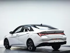2022 Hyundai Elantra 1.5L CVT LUX Premium, белый — фото 6