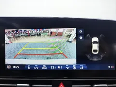 2022 Hyundai Elantra 1.5L CVT LUX Premium, белый — фото 15