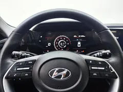 2022 Hyundai Elantra 1.5L CVT LUX Premium, белый — фото 17