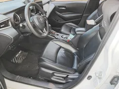 2021 Toyota Corolla 1.5L CVT Elite, белый — фото 10