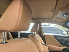 2022 Lexus ES 200 Excellence, красный — фото 10