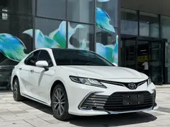 2023 Toyota Camry 2.5G Luxury, белый — фото 3