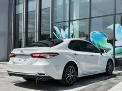 2023 Toyota Camry 2.5G Luxury, белый — фото 11