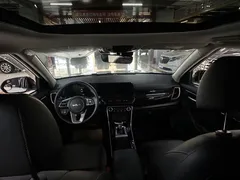 2023 Kia Seltos 1.5L IVT Luxury, белый — фото 6