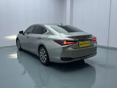 2022 Lexus ES 200 Excellence — фото 4