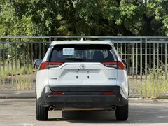 2022 Toyota RAV4 2.0L CVT 2WD Fashion Plus, белый — фото 4