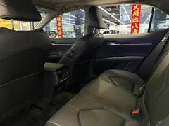 2023 Toyota Camry 2.0G Luxury, белый — фото 6