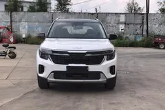 2023 Kia Seltos 1.5L IVT Luxury, белый — фото 2