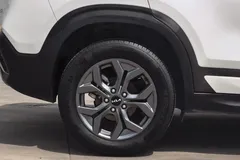 2023 Kia Seltos 1.5L IVT Luxury, белый — фото 5