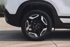 2023 Kia Seltos 1.5L IVT Premium, белый — фото 5