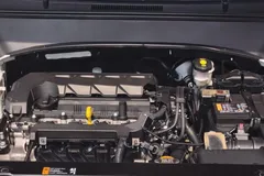 2023 Kia Seltos 1.5L IVT Premium, белый — фото 15