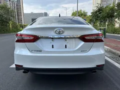 2021 Toyota Camry 2.5G Luxury, белый — фото 6