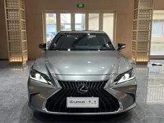 2022 Lexus ES 200 Excellence — фото 2