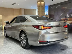 2022 Lexus ES 200 Excellence — фото 4