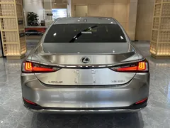 2022 Lexus ES 200 Excellence — фото 5