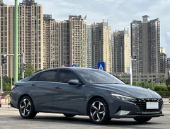 2021 Hyundai Elantra 1.5L CVT LUX Premium — фото 3