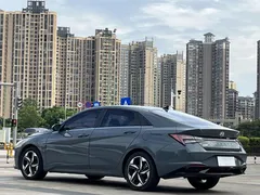2021 Hyundai Elantra 1.5L CVT LUX Premium — фото 9