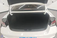 2022 Hyundai Elantra 1.5L CVT GLX Elite, белый — фото 11