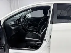 2022 Toyota Yaris L Zhixuan X 1.5L CVT Leading Plus, белый — фото 12