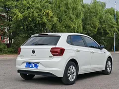 2021 Volkswagen Polo Plus 1.5L AT Colorful Tech, белый — фото 4