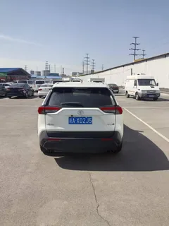 2022 Toyota RAV4 2.0L CVT 2WD Urban, белый — фото 3