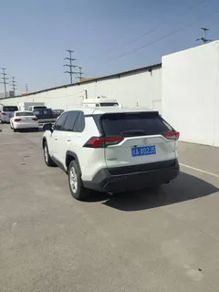 2022 Toyota RAV4 2.0L CVT 2WD Urban, белый — фото 4