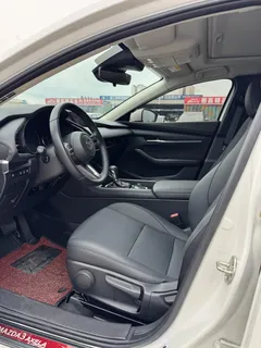 2022 Mazda Mazda3 2.0L AT, белый — фото 6