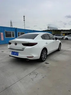 2022 Mazda Mazda3 2.0L AT, белый — фото 20