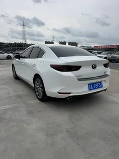 2022 Mazda Mazda3 2.0L AT, белый — фото 22
