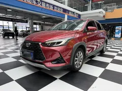 2022 Toyota Yaris L Zhixuan 1.5L CVT Leading Plus, красный — фото 1