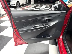 2022 Toyota Yaris L Zhixuan 1.5L CVT Leading Plus, красный — фото 4