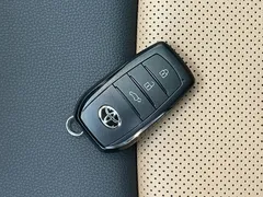 2023 Toyota Frontlander 2.0L CVT Sport, белый — фото 16