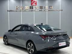 2022 Hyundai Elantra 1.5L CVT LUX Premium — фото 5