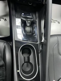 2022 Hyundai Elantra 1.5L CVT LUX Premium — фото 8