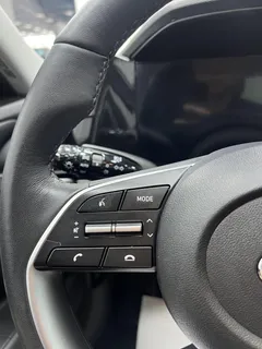 2022 Hyundai Elantra 1.5L CVT LUX Premium — фото 10