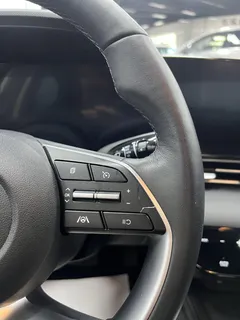 2022 Hyundai Elantra 1.5L CVT LUX Premium — фото 11