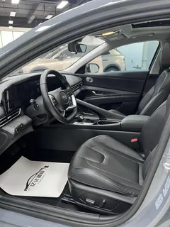 2022 Hyundai Elantra 1.5L CVT LUX Premium — фото 14