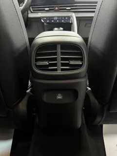 2022 Hyundai Elantra 1.5L CVT LUX Premium — фото 18