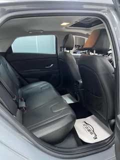 2022 Hyundai Elantra 1.5L CVT LUX Premium — фото 19