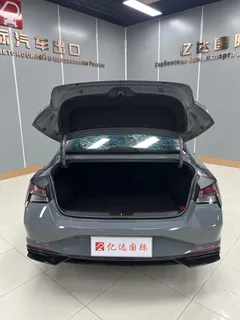 2022 Hyundai Elantra 1.5L CVT LUX Premium — фото 26