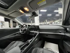 2022 Hyundai Elantra 1.5L CVT LUX Premium — фото 27