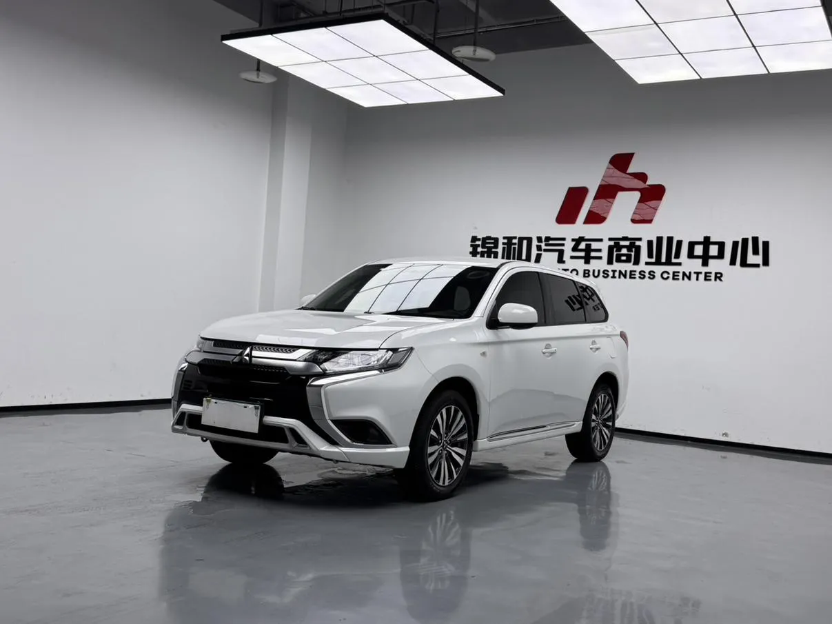 2021 Mitsubishi Outlander 2.0L 2WD 5 Seats
