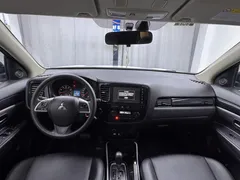 2021 Mitsubishi Outlander 2.0L 2WD 5 Seats, белый — фото 10